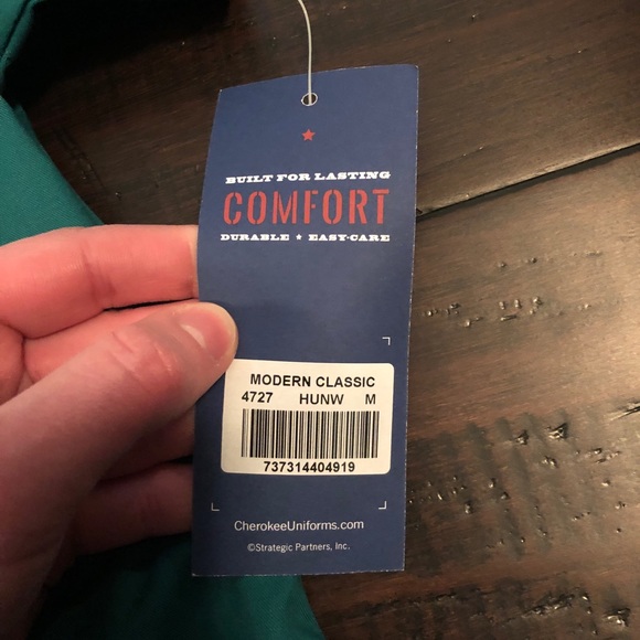 NWT Cherokee Scrub Top - Picture 5 of 8